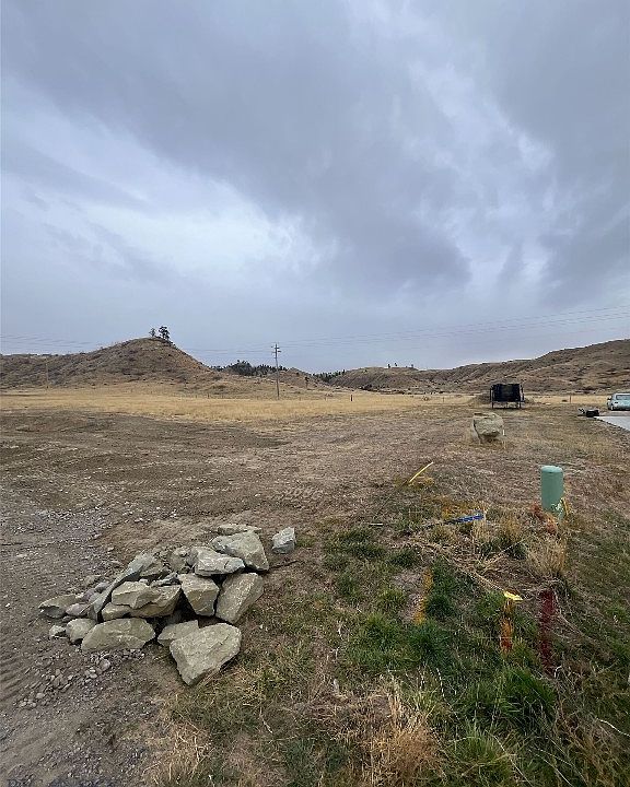 2nd image of 6 Sanctuary Canyon Rd