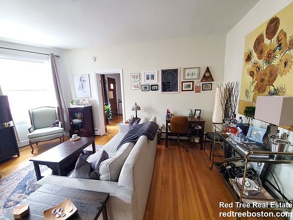 3rd image of 199 Winthrop Rd APT 21