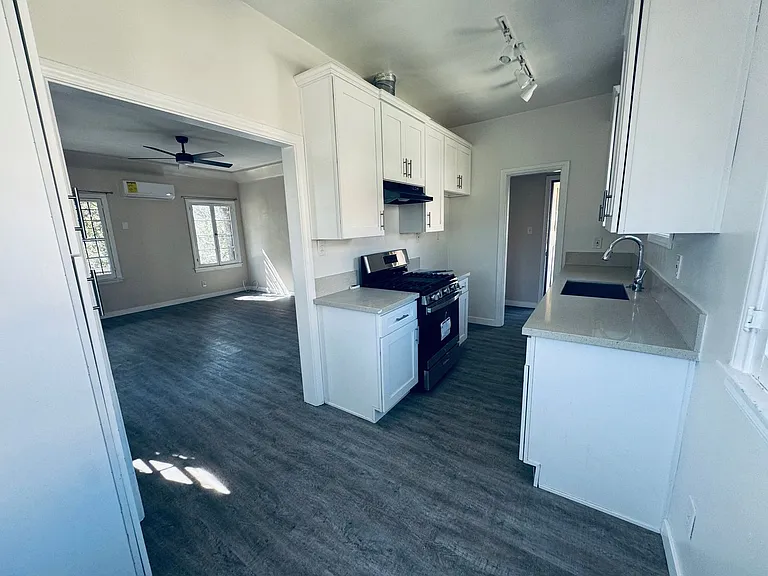 2135 Fair Park Ave — Photo 32