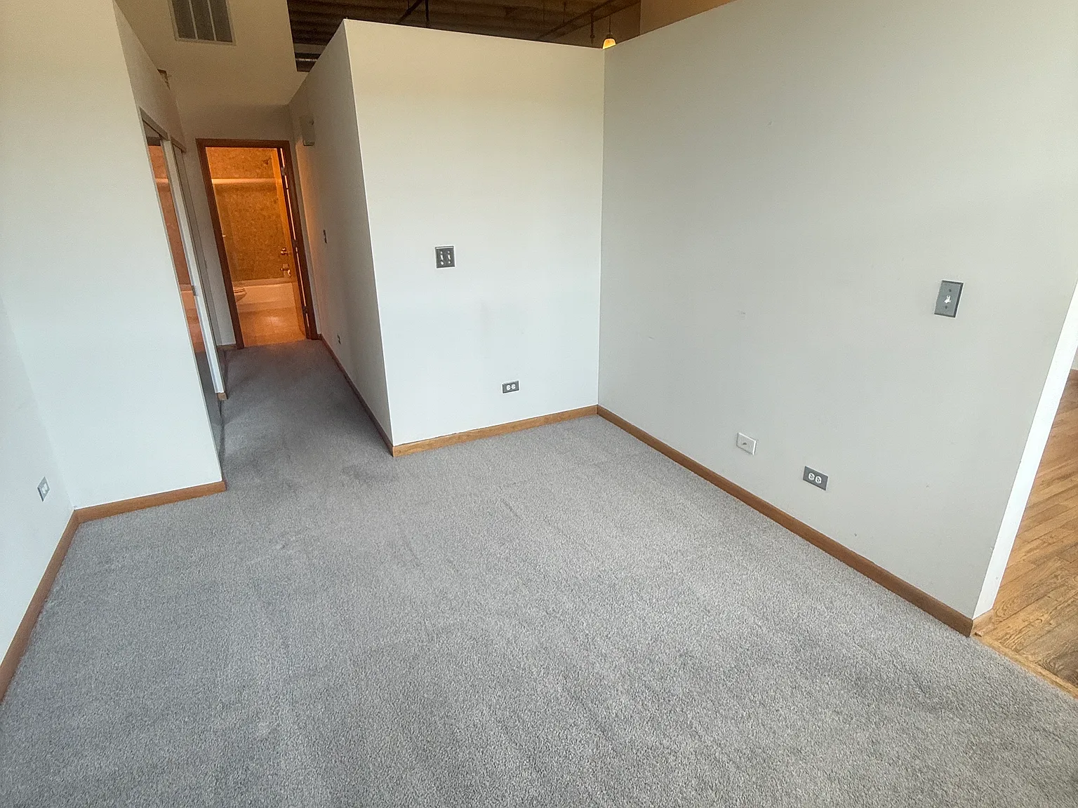 1600 W Adams St — Photo 3