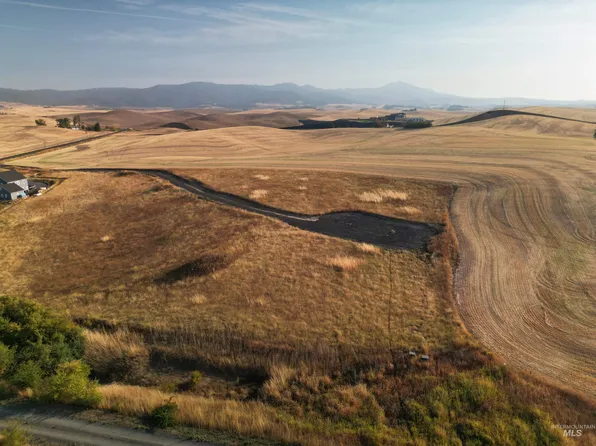 0 Mix Rd, Moscow, ID 83843