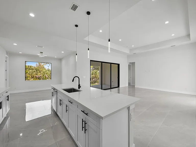 14020 Chesswood Ln — Photo 17