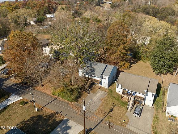 3rd image of 2135 Bernhurst Dr