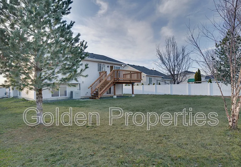 7488 N Courcelles Pkwy — Photo 17