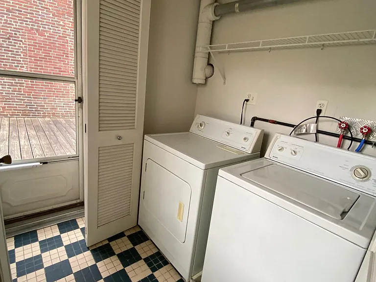702 N 2nd St #A — Photo 13