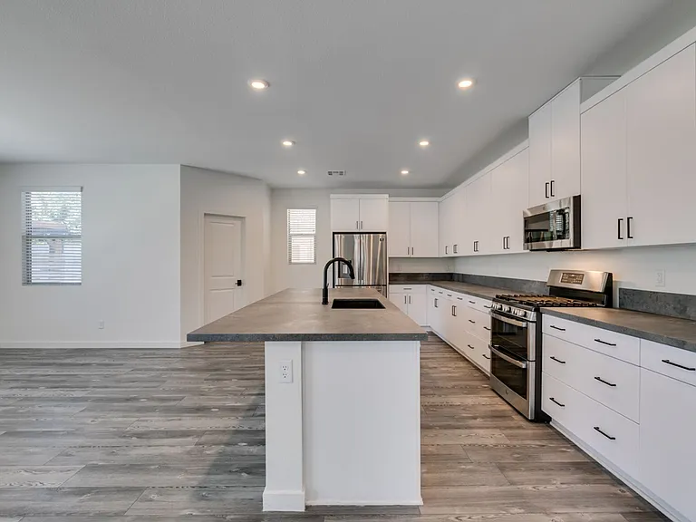 6915 Fordham Creek St — Photo 27