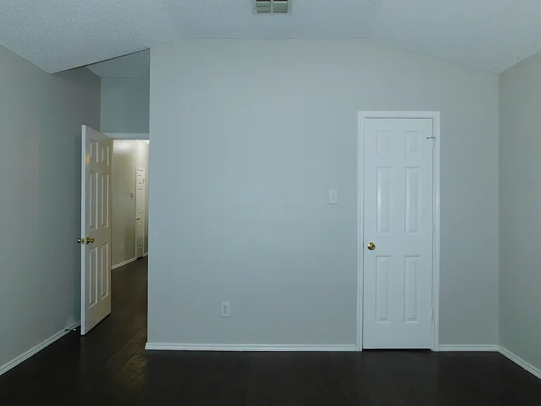 1648 Crown Point Dr — Photo 18