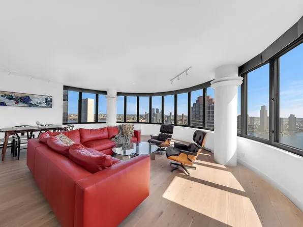 330 E 38th St APT 42N, New York, NY 10016