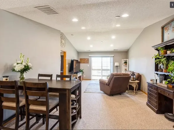 860 Magnolia Ln Unit 5, Marion, IA 52302