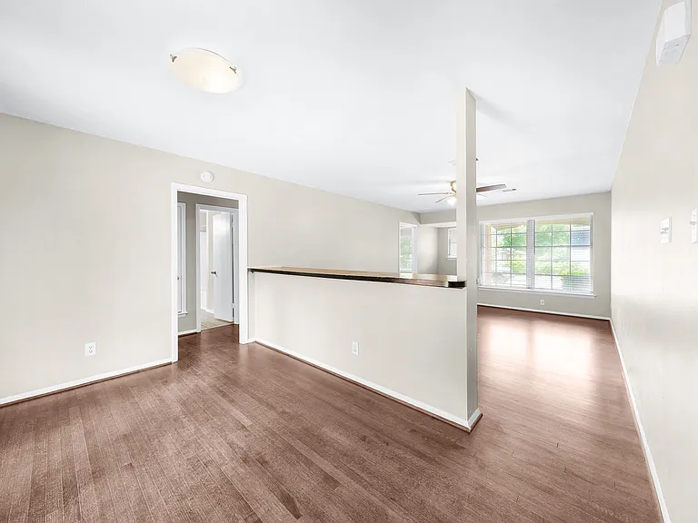 402 Vernet St — Photo 9