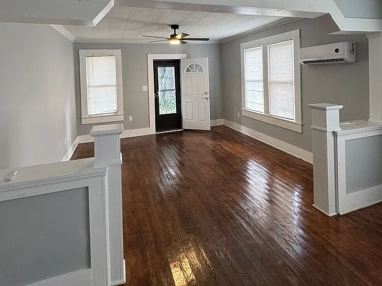2320 Madeline St — Photo 2