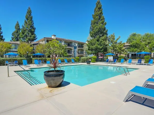 701 Gibson Dr APT 821, Roseville, CA 95678