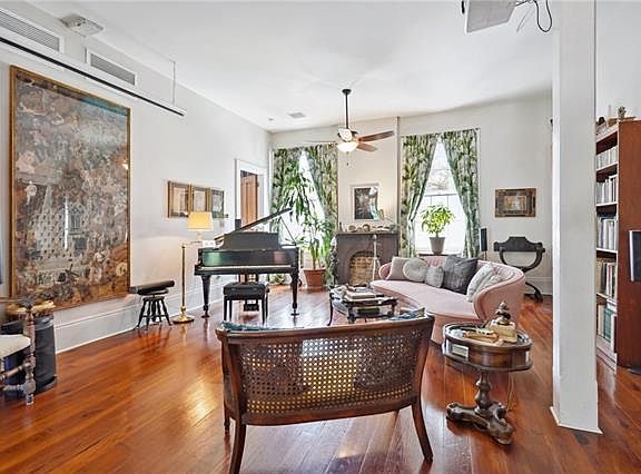 3rd image of 1003 Spain St #101