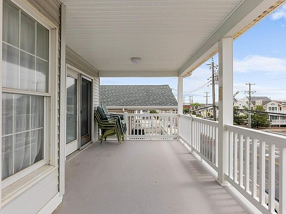4th image of 3010 West Ave #3010