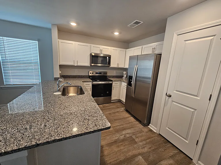 4215 High Glen Dr — Photo 4