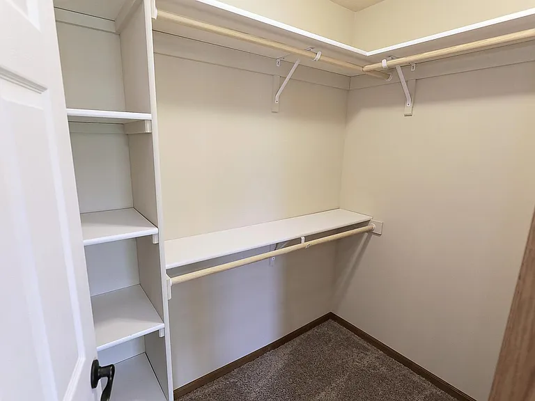 8334 Broken Ridge Dr — Photo 12