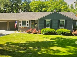 3320 W 74th St, Prairie Village, KS 66208
