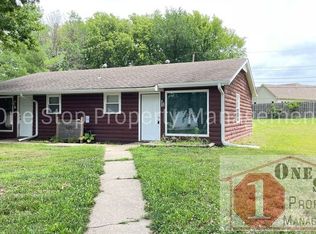 609 NW Fieldcrest Dr APT B, Lees Summit, MO 64081
