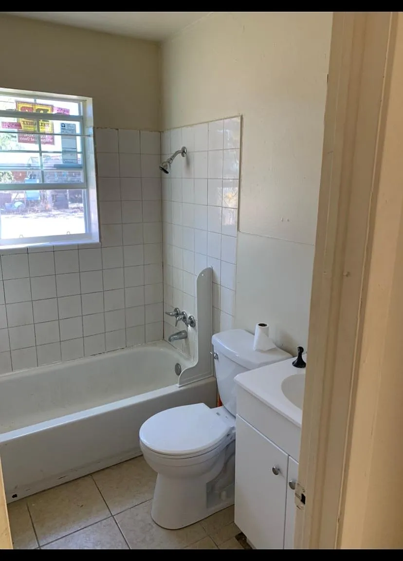 317 E Cortinas St — Photo 3