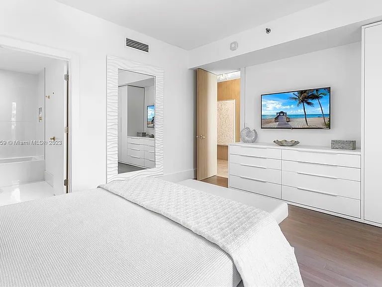2122 Fisher Island Dr #2122 — Photo 38