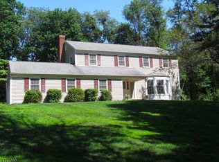 4 Madonna Ln, Annandale, NJ 08801