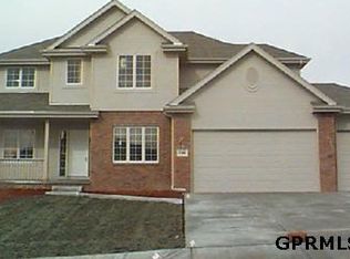 17166 Parker Pkwy, Omaha, NE 68138