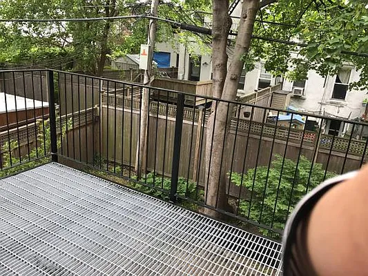 Rented by Realty Nerd | media 9