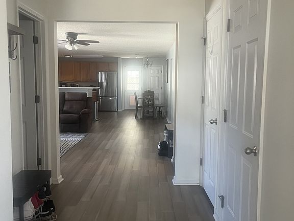 5th image of 343 Briarbend Rd