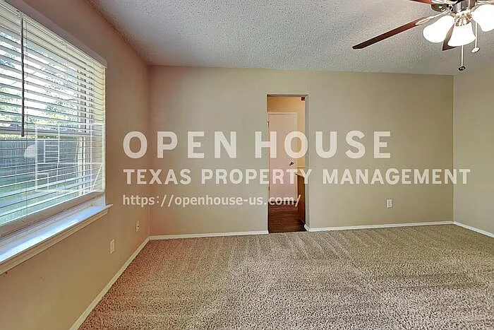 7465 Timberhill Dr — Photo 9