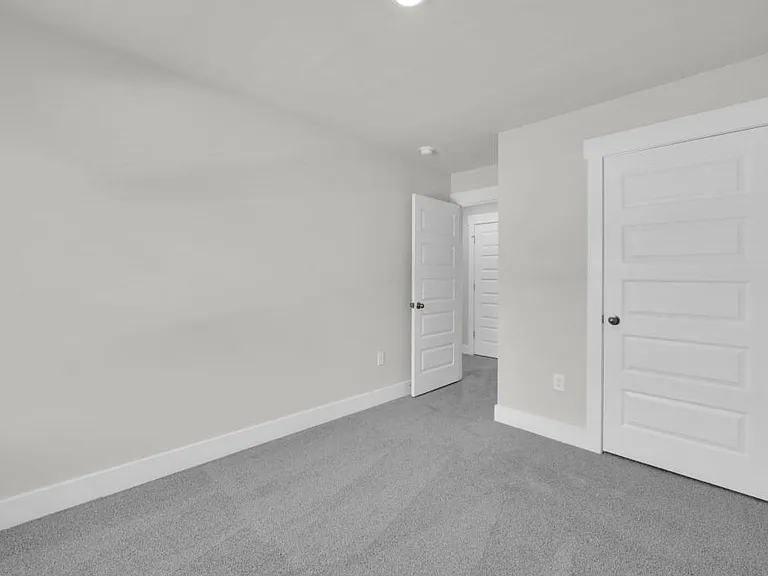 123 Grassland Rd S — Photo 24