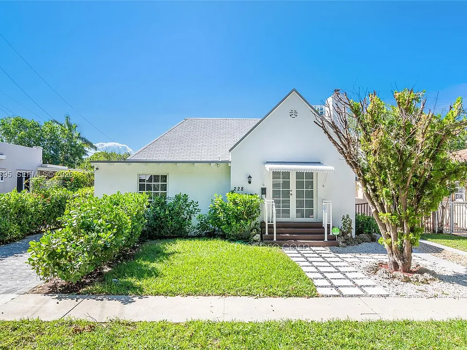 228 SW 23rd Rd #FRONT
