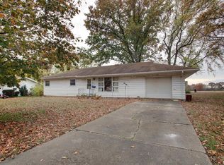 317 W Maple Ave, Ursa, IL 62376