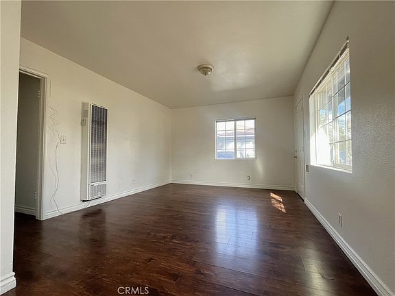 4th image of 3855 Locust St