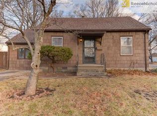 612 E Park St, Olathe, KS 66061
