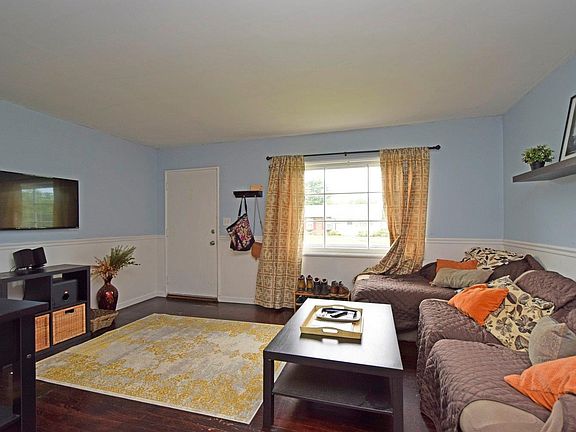 4th image of 8548 Donegal Dr
