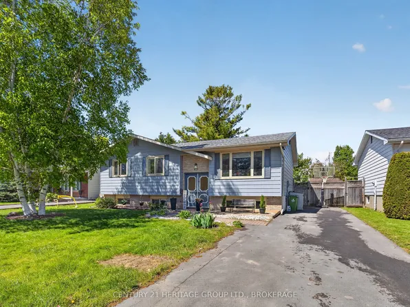825 Allum Ave, Kingston, ON K7M 7A3