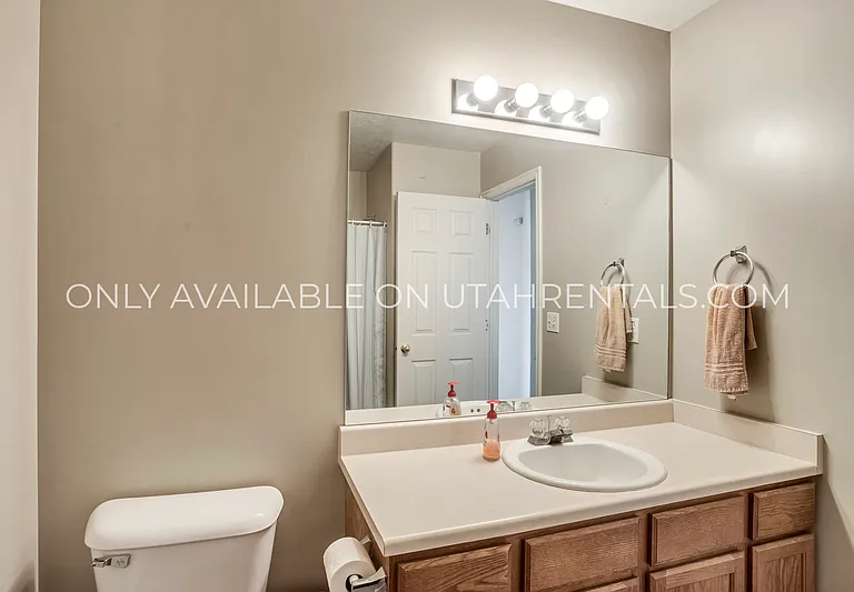 1346 S 1440 E — Photo 11