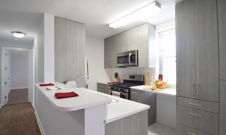 Harbor House - Kitchen - H25-04J J Line