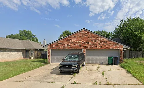 8021 NW 80th St Photo 1