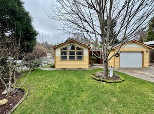 1002 NW Hillside Dr, Grants Pass, OR