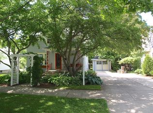 1136 S Quincy St, Green Bay, WI 54301