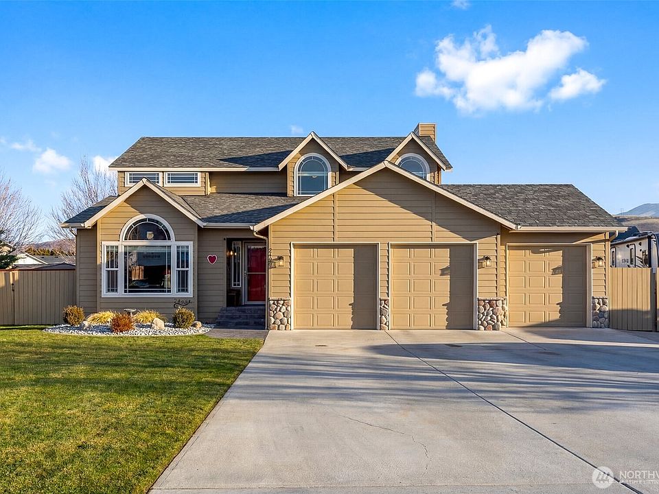1st image of 2490 Hamilton Court