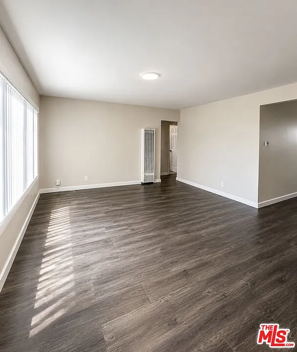 4 bed, 2.0 bath, 1921 sqft, $3,999 — Photo 3