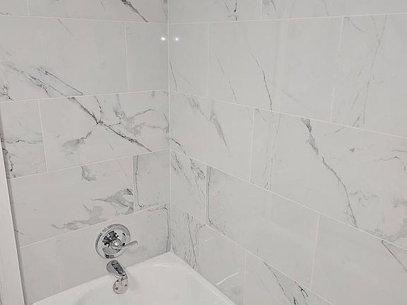 5th image of 1744 Stocker St