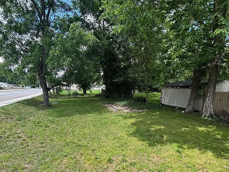 1531 W Webster St — Photo 13