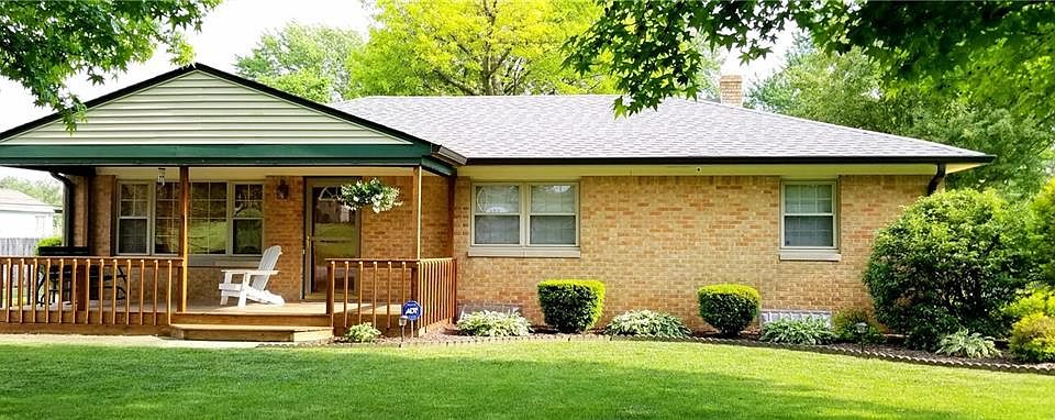 1st image of 225 W Huntstead Ln
