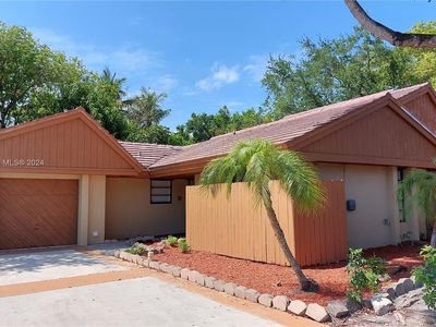 19905 NE 10th Place Way, Miami, FL, 33179