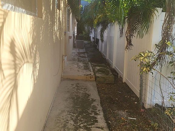 5th image of 2440 Hayes Street