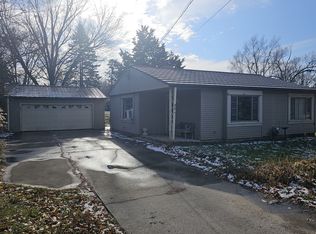 412 Ferris St, Dixon, IL 61021