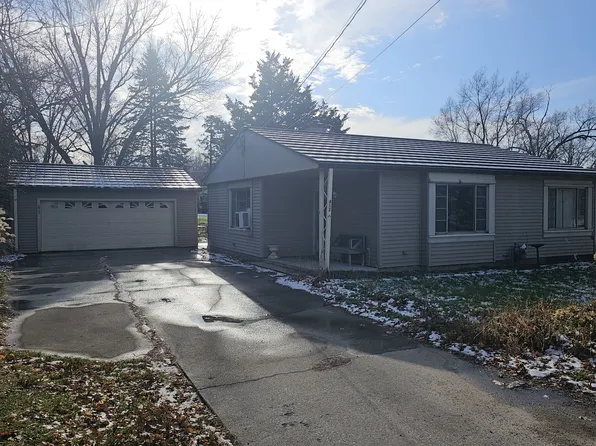 412 Ferris St, Dixon, IL 61021